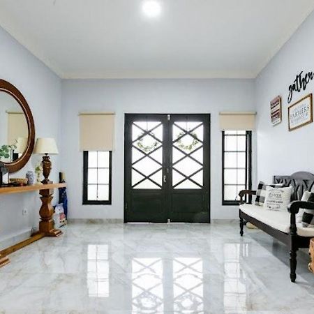 Stylish Villa At Green Apple U 35A Cipanas Puncak Sindanglaya Ngoại thất bức ảnh